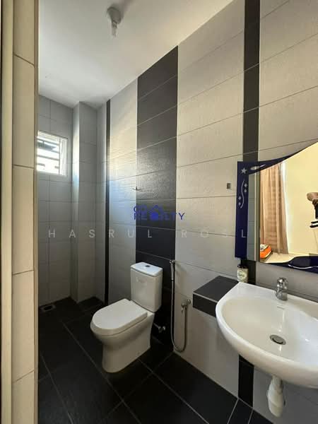 Bungalow House for Sale in Jitra (Kedah) - Hasrul Rosli - Bathroom - PropertyGuru.com.my