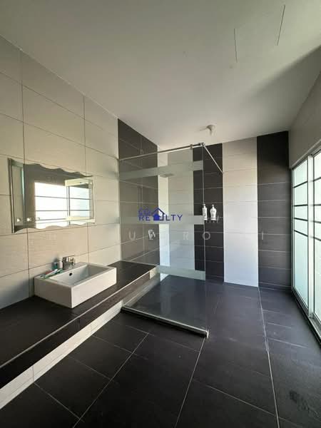 Bungalow House for Sale in Jitra (Kedah) - Hasrul Rosli - Bathroom - PropertyGuru.com.my