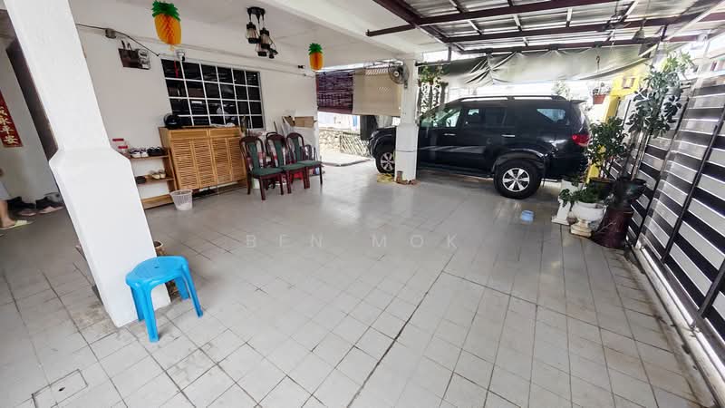 Semi-Detached House for Sale in Bandar Country Homes (Rawang) - Ben Mok - Car Park - PropertyGuru.com.my
