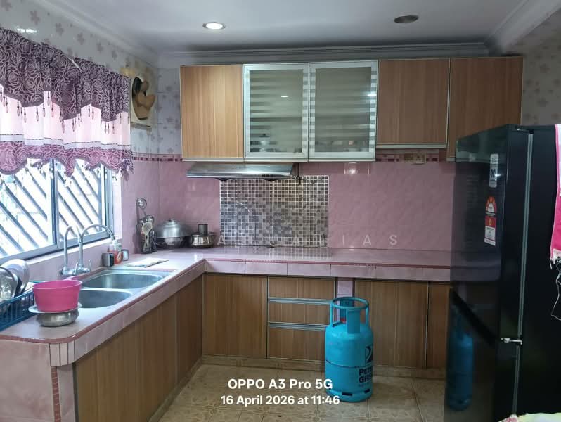 Rumah Teres 1-Tingkat untuk Dijual di Balakong (Cheras) - Izzah Alias - Kitchen - PropertyGuru.com.my