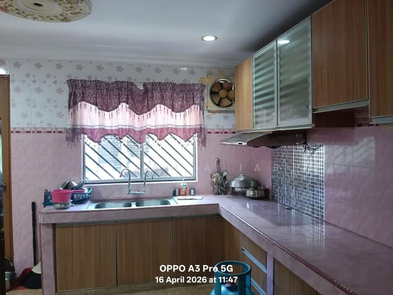 Rumah Teres 1-Tingkat untuk Dijual di Balakong (Cheras) - Izzah Alias - Kitchen - PropertyGuru.com.my