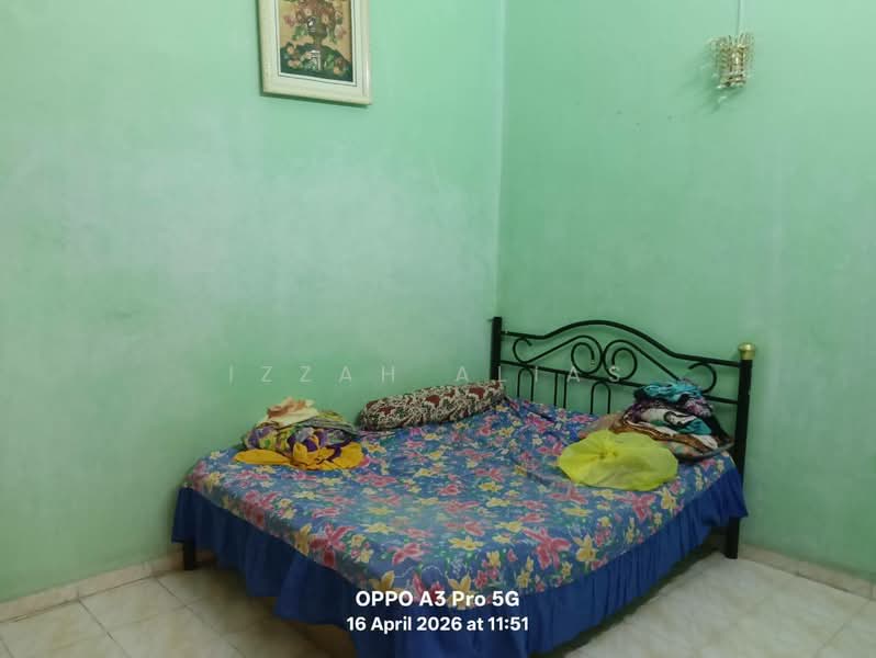 Rumah Teres 1-Tingkat untuk Dijual di Balakong (Cheras) - Izzah Alias - Bedroom - PropertyGuru.com.my