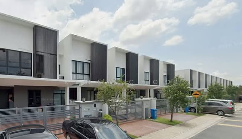 2-storey Terraced House for Sale in Shah Alam (Selangor) - Kenny Choo - Exterior - PropertyGuru.com.my