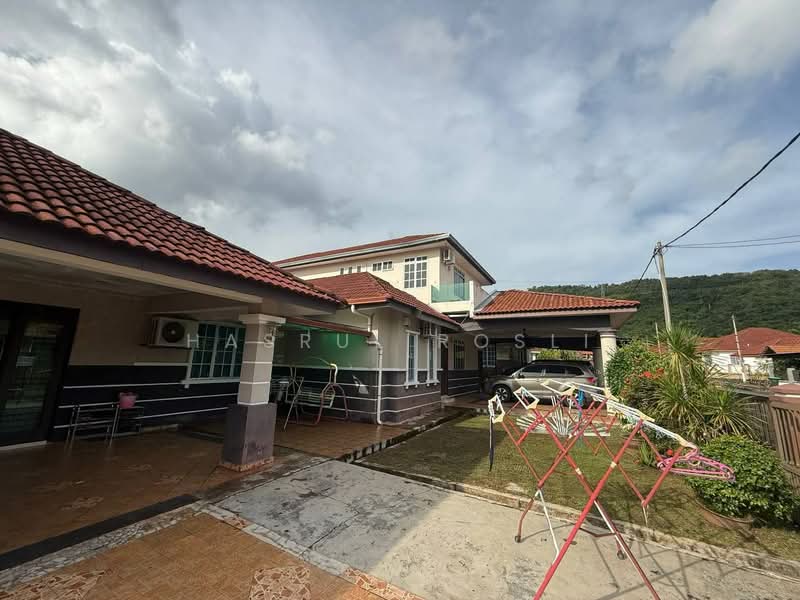 Bungalow House for Sale in Taman Tunku Sarina (Bandar Darulaman) - Hasrul Rosli - Exterior - PropertyGuru.com.my