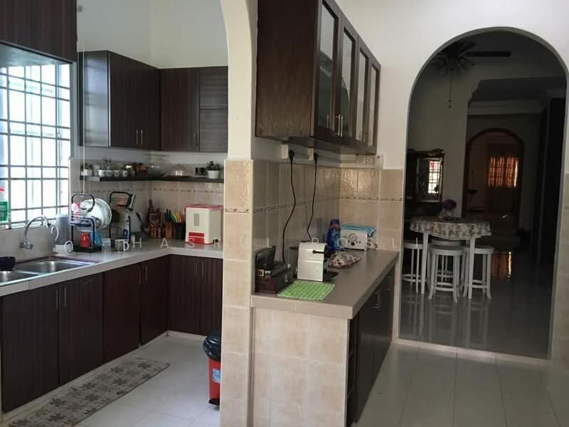 Bungalow House for Sale in Taman Tunku Sarina (Bandar Darulaman) - Hasrul Rosli - Kitchen - PropertyGuru.com.my