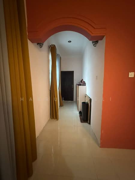 Bungalow House for Sale in Taman Tunku Sarina (Bandar Darulaman) - Hasrul Rosli - Corridor - PropertyGuru.com.my