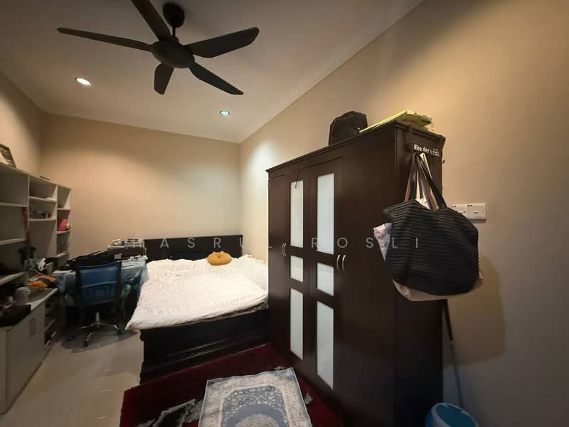 Bungalow House for Sale in Taman Tunku Sarina (Bandar Darulaman) - Hasrul Rosli - Bedroom - PropertyGuru.com.my