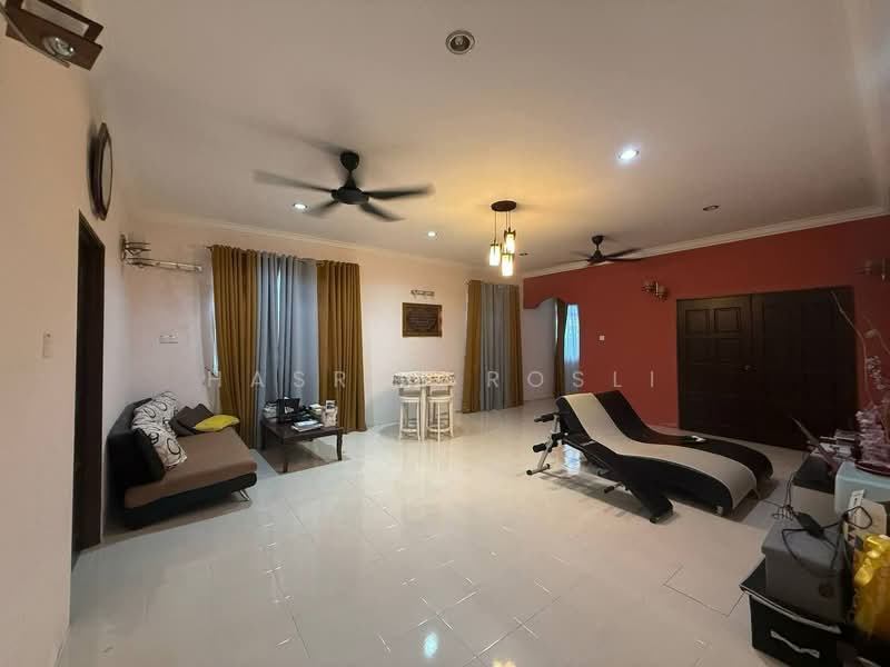Bungalow House for Sale in Taman Tunku Sarina (Bandar Darulaman) - Hasrul Rosli - Living Room - PropertyGuru.com.my