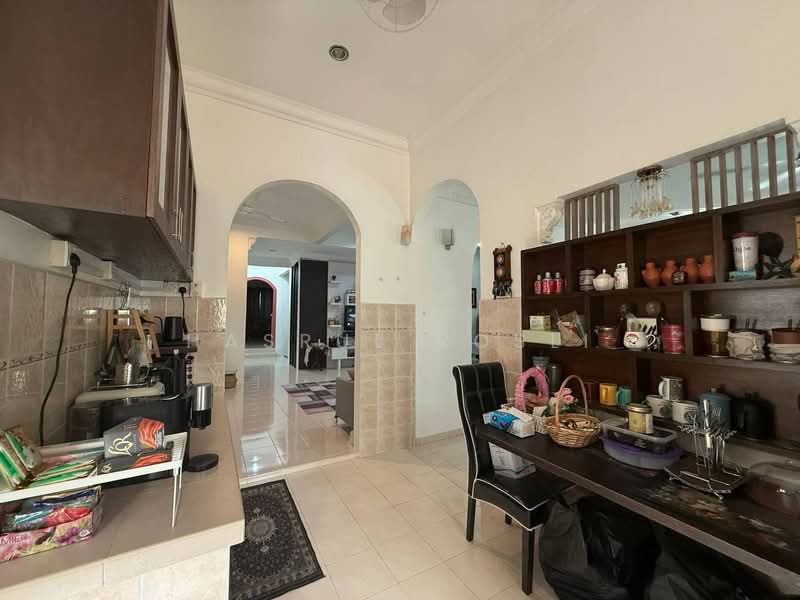Bungalow House for Sale in Taman Tunku Sarina (Bandar Darulaman) - Hasrul Rosli - Kitchen - PropertyGuru.com.my