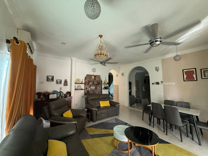 Bungalow House for Sale in Taman Tunku Sarina (Bandar Darulaman) - Hasrul Rosli - Living Room - PropertyGuru.com.my