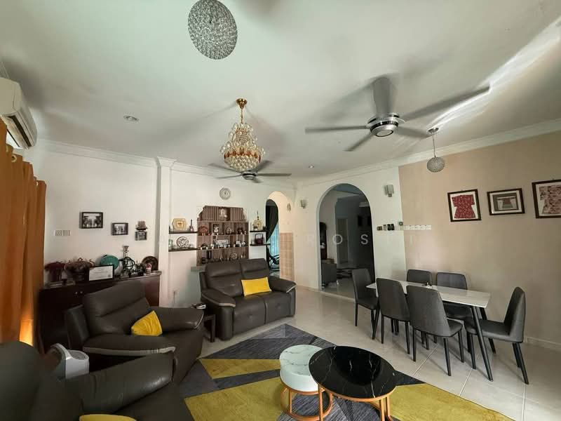 Bungalow House for Sale in Taman Tunku Sarina (Bandar Darulaman) - Hasrul Rosli - Living Room - PropertyGuru.com.my