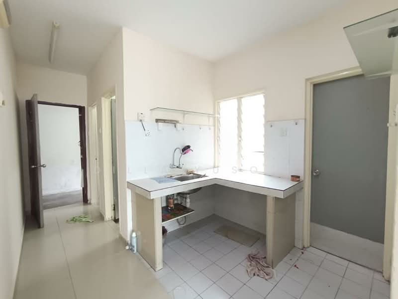 Condominium for Sale at Paragon 3 - DILLA YUSOFF - Kitchen - PropertyGuru.com.my