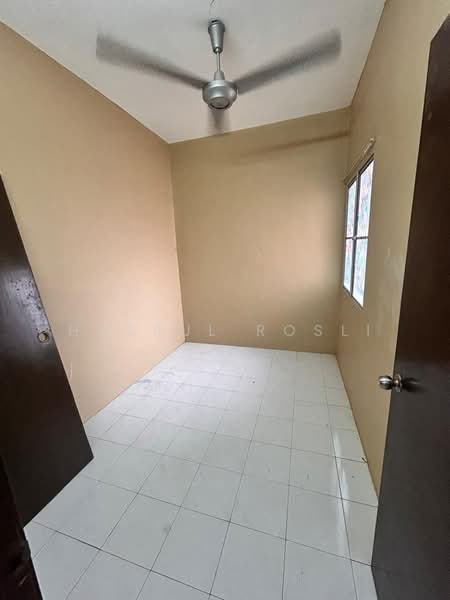 2-storey Terraced House for Sale in Taman Tunku Sarina (Bandar Darulaman) - Hasrul Rosli - Interior - PropertyGuru.com.my