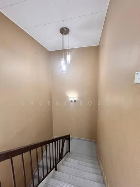 2-storey Terraced House for Sale in Taman Tunku Sarina (Bandar Darulaman) - Hasrul Rosli - Interior - PropertyGuru.com.my