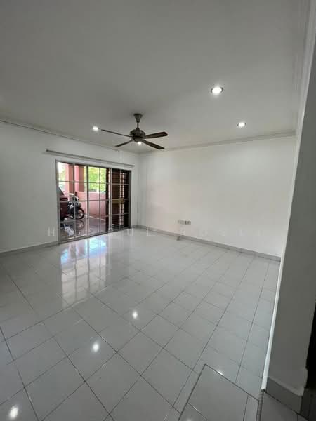 2-storey Terraced House for Sale in Taman Tunku Sarina (Bandar Darulaman) - Hasrul Rosli - Living Room - PropertyGuru.com.my