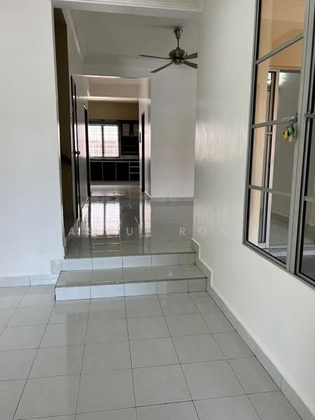 2-storey Terraced House for Sale in Taman Tunku Sarina (Bandar Darulaman) - Hasrul Rosli - Interior - PropertyGuru.com.my