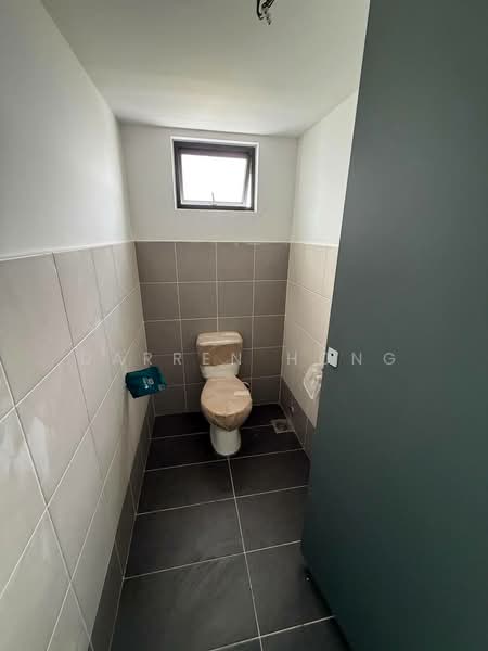 Shop / Office untuk Disewa di Bandar Baru Permas Jaya (Permas Jaya) - Darren Hong - Bathroom - PropertyGuru.com.my