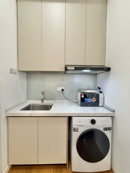 Condominium for Rent at Waltz Residences - Jimmy Haryzul - Kitchen - PropertyGuru.com.my