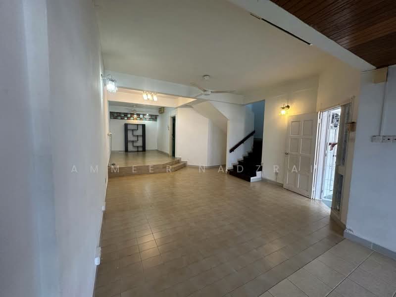 Rumah Teres 2-Tingkat untuk Dijual di Taman TAR (Tun Abdul Razak) (Ampang) - Ammeer Nadzrai - Living Room - PropertyGuru.com.my