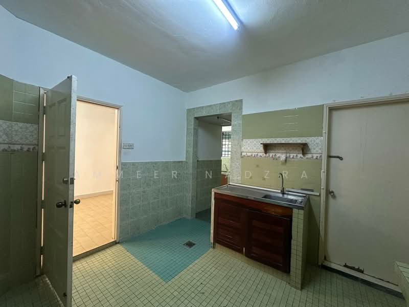Rumah Teres 2-Tingkat untuk Dijual di Taman TAR (Tun Abdul Razak) (Ampang) - Ammeer Nadzrai - Kitchen - PropertyGuru.com.my