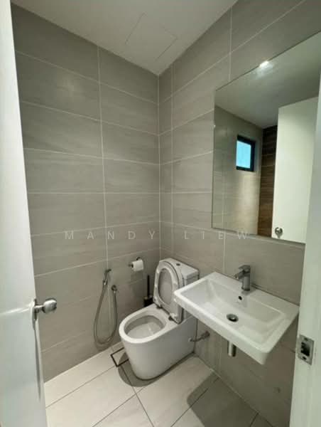 Kediaman Servis untuk Dijual di UNIO Residence - Mandy Liew - Bathroom - PropertyGuru.com.my