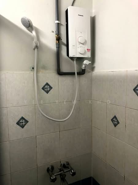 Condominium for Rent at Vista Komanwel A - Yee Yew Kho - Bathroom - PropertyGuru.com.my