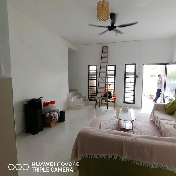 Terraced House for Rent in Kampung Sentosa Barat (Pasir Gudang) - June Teo - Living Room - PropertyGuru.com.my