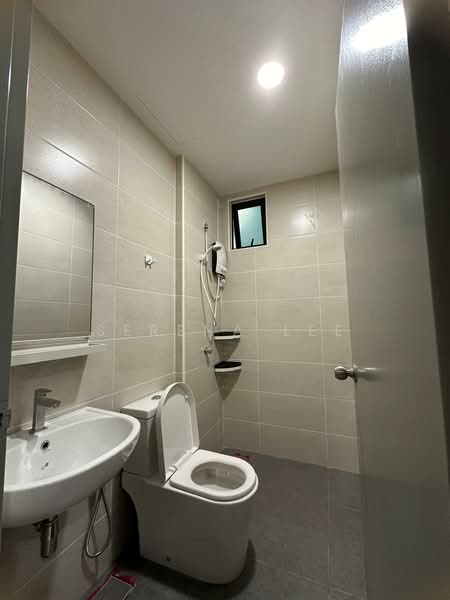 Kediaman Servis untuk Disewa di B11 Parkland Residence - Serena Lee - Bathroom - PropertyGuru.com.my