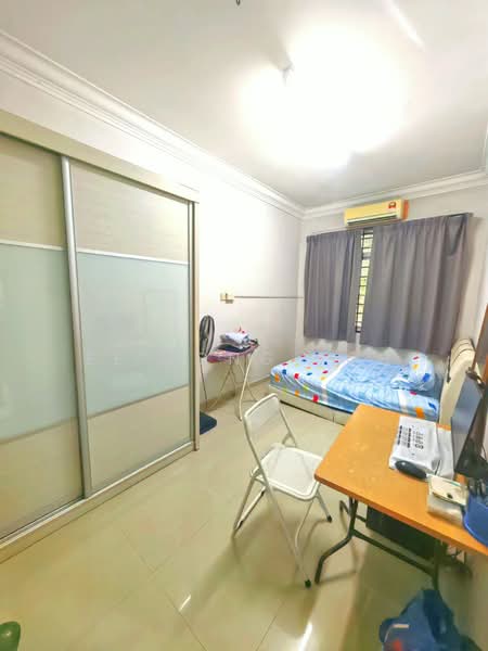 Rumah Berkembar untuk Dijual di Taman Bukit Kempas (Tampoi) - Ee Fong Toh - Bedroom - PropertyGuru.com.my