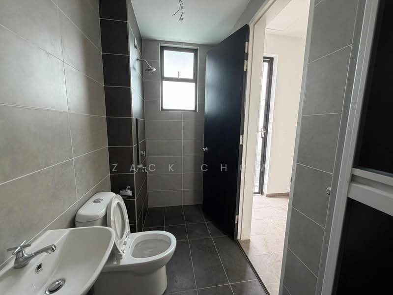 Rumah Teres 2-Tingkat untuk Dijual di Bandar Putra (Kulai) - Zack Chow - Bathroom - PropertyGuru.com.my