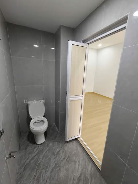 Rumah Teres 2-Tingkat untuk Dijual di Taman Puteri Wangsa (Ulu Tiram) - Daniel Yong - Bathroom - PropertyGuru.com.my
