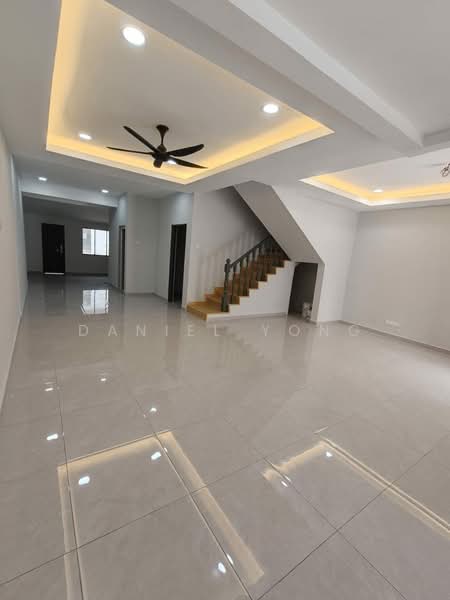 Rumah Teres 2-Tingkat untuk Dijual di Taman Puteri Wangsa (Ulu Tiram) - Daniel Yong - Living Room - PropertyGuru.com.my