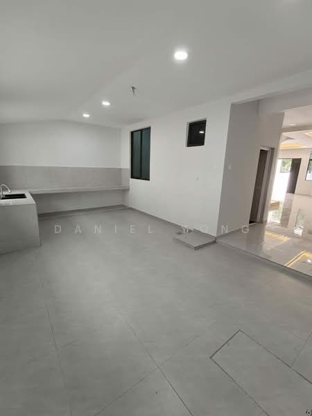 Rumah Teres 2-Tingkat untuk Dijual di Taman Puteri Wangsa (Ulu Tiram) - Daniel Yong - Kitchen - PropertyGuru.com.my