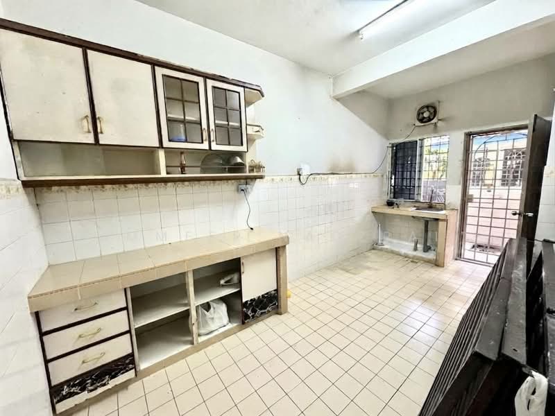 Rumah Teres 2-Tingkat untuk Dijual di Kelana Jaya (Petaling Jaya) - Ammeer Nadzrai - Kitchen - PropertyGuru.com.my