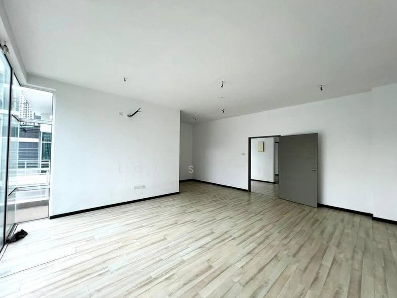 Rumah Teres 2-Tingkat untuk Dijual di Taman Mount Austin (Tebrau) - Louis Koh - Living Room - PropertyGuru.com.my