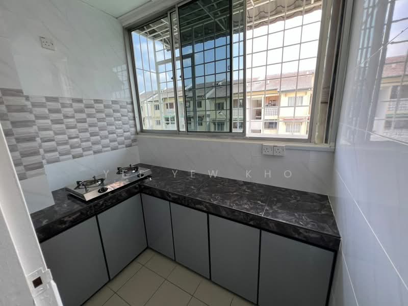 Pangsapuri untuk Disewa di Seri Kasturi - Yee Yew Kho - Kitchen - PropertyGuru.com.my