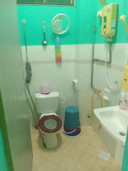 Rumah Teres 1-Tingkat untuk Dijual di Taman Puteri Wangsa (Ulu Tiram) - Ee Fong Toh - Bathroom - PropertyGuru.com.my