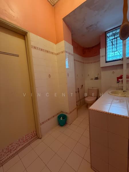 2-storey Terraced House for Sale in Ampang Jaya (Ampang) - Vincent Beh - Bathroom - PropertyGuru.com.my