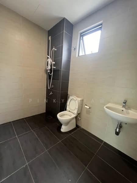 2-storey Terraced House for Sale in Alam Impian (Shah Alam) - Pinky Liaw - Bathroom - PropertyGuru.com.my