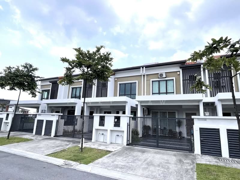 2-storey Terraced House for Sale in Alam Impian (Shah Alam) - Pinky Liaw - Exterior - PropertyGuru.com.my