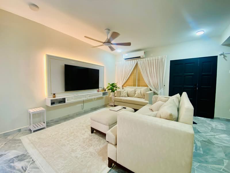 Rumah Teres 2-Tingkat untuk Dijual di Balakong (Selangor) - Mohd Faizal - Living Room - PropertyGuru.com.my