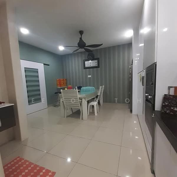 Cluster House for Sale in Taman Sri Pulai Perdana (Skudai) - Ee Fong Toh - Dining Room - PropertyGuru.com.my