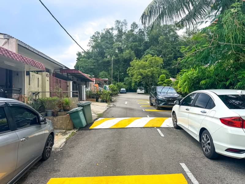 1-storey Terraced House for Sale in Pekan Batu 9 (Cheras) - Azmi . - PropertyGuru.com.my
