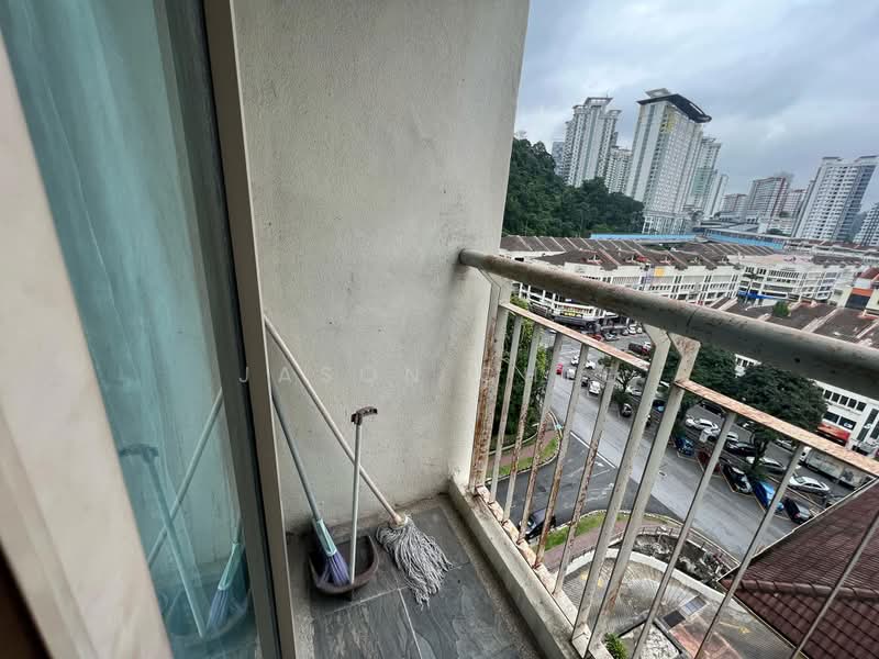 Kediaman Servis untuk Disewa di Ritze Perdana 1 - Jason Chee - Balcony - PropertyGuru.com.my