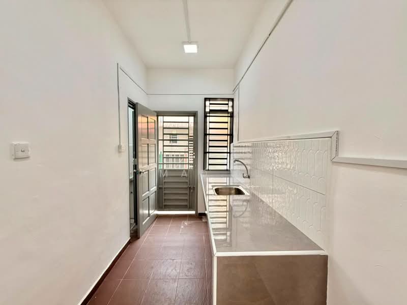 Rumah Teres 2-Tingkat untuk Dijual di Taman Sri Kluang (Kluang) - Muhamad Asrul - Kitchen - PropertyGuru.com.my