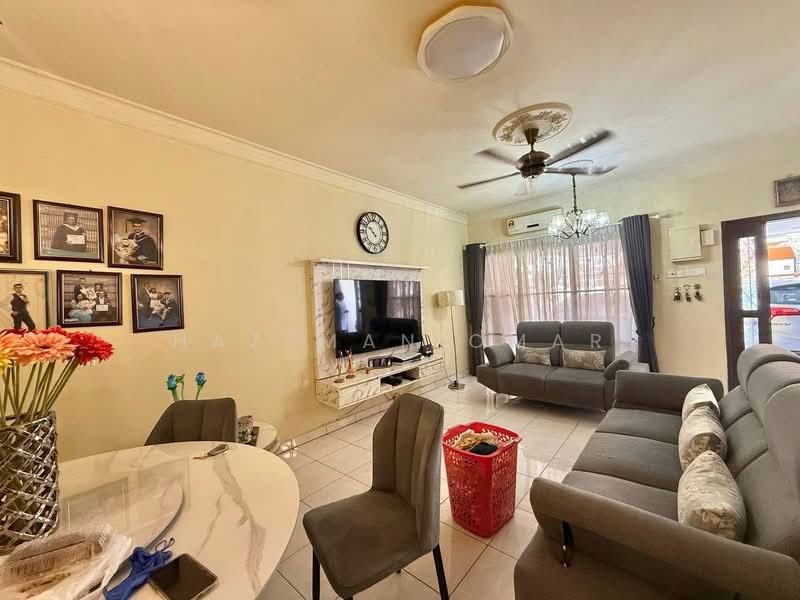 Rumah Teres 2-Tingkat untuk Dijual di Bandar Damai Perdana (Cheras) - Hazeman Omar - Living Room - PropertyGuru.com.my