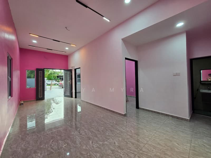 Rumah Teres 1-Tingkat untuk Dijual di Klang (Selangor) - Maya Myra - Entrance - PropertyGuru.com.my