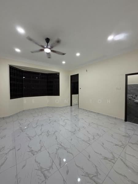 Rumah Teres 2-Tingkat untuk Dijual di Taman Dato' Chellam (Ulu Tiram) - Ee Fong Toh - Living Room - PropertyGuru.com.my