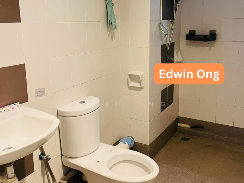 Condominium for Rent at The Golden Triangle Condominium - Edwin Ong - Bathroom - PropertyGuru.com.my