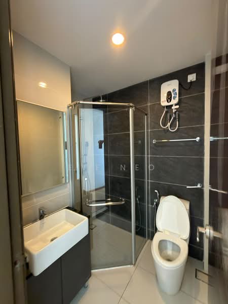 Condominium for Rent at Bay Point @ Country Garden Danga Bay - Eve Neo - Bathroom - PropertyGuru.com.my